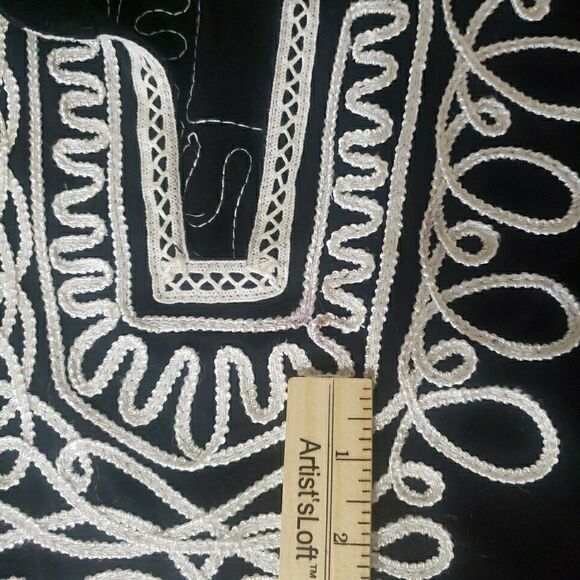 Boho Blouse Black White Embroidered Short Sleeve Peasant Gypsy Art Women XL FLAW - Picture 7 of 9